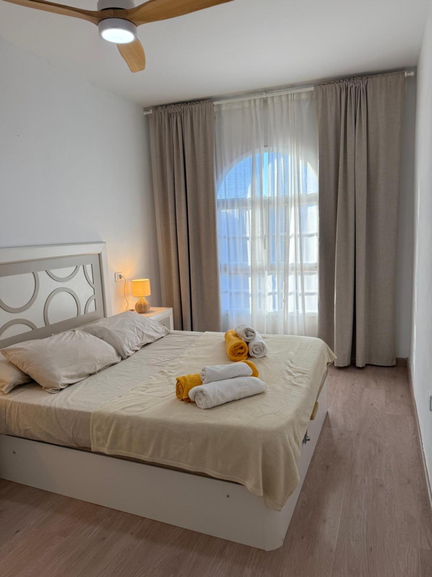 Seaside Paradise - 2 Bedroom Apartment With Ocean Views & Air Conditioning In Playa San Juan Extérieur photo